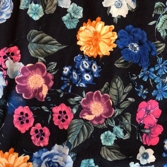 Lularoe everyday T - Picture 6 of 6